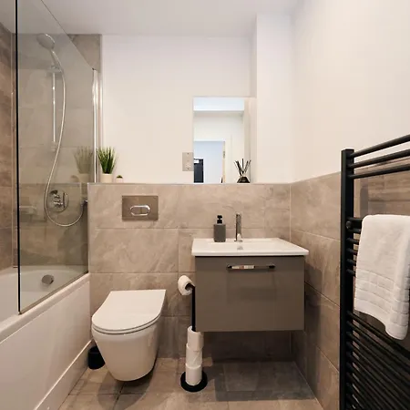 Centre - Free Parking & Gym York