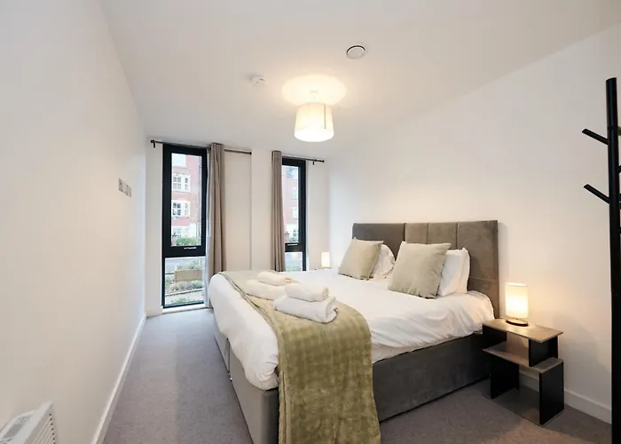 Appartement Centre - Free Parking & Gym