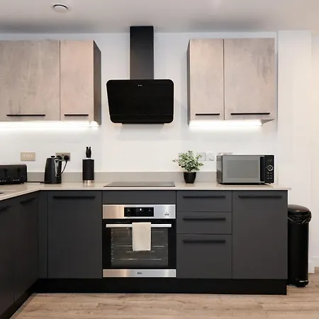 Centre - Free Parking & Gym *