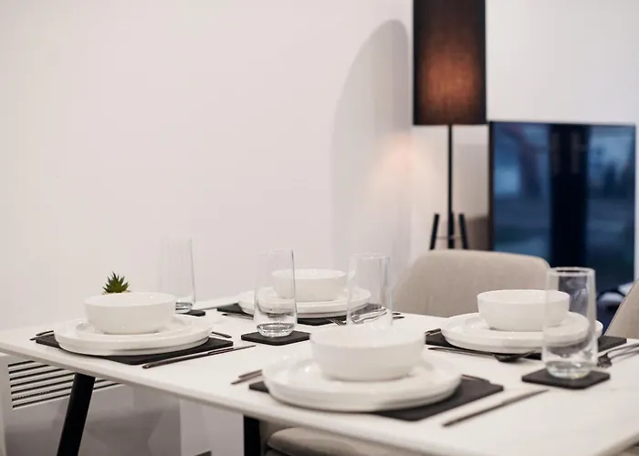 Centre - Free Parking & Gym *