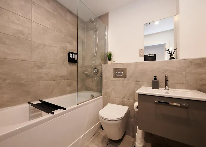 Centre - Free Parking & Gym York