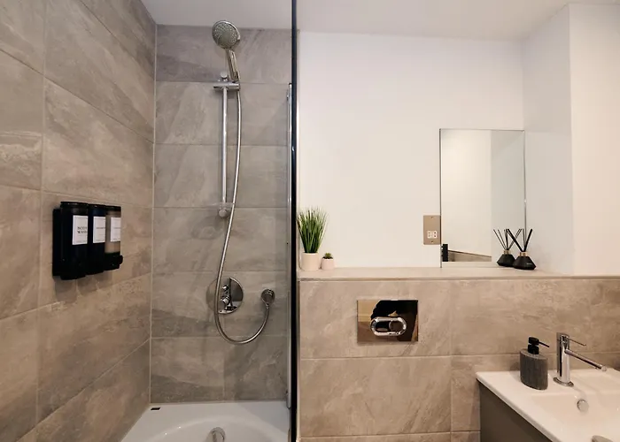 Apartment Centre - Free Parking & Gym York