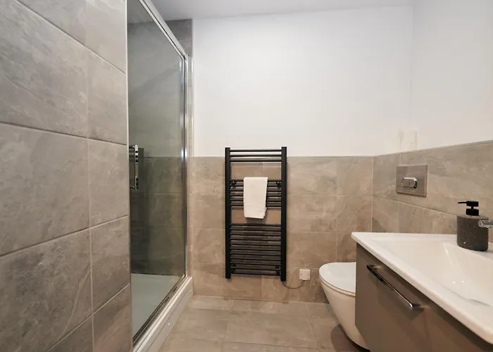 Apartment Centre - Free Parking & Gym York