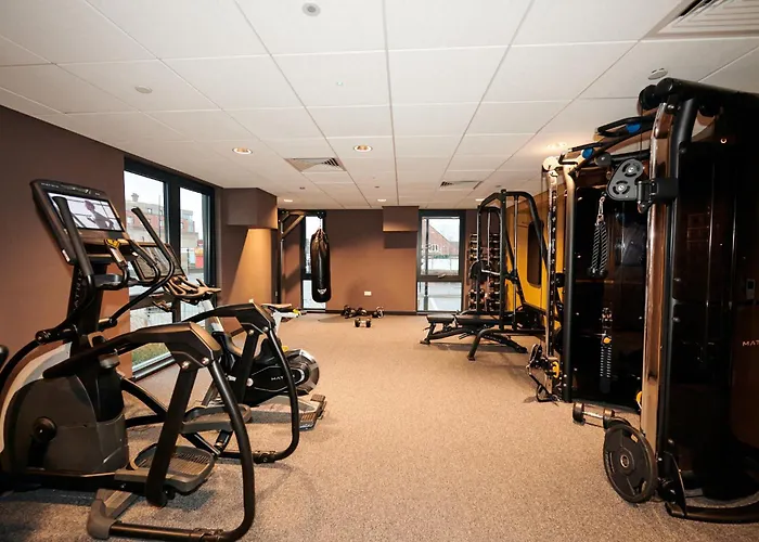 Centre - Free Parking & Gym