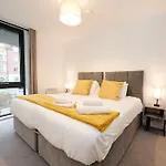 Centre - Free Parking & Gym York